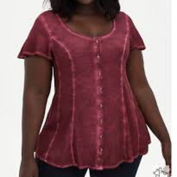 Torrid Red Fitted Flutter Sleeve Blouse - Picture 1 of 10